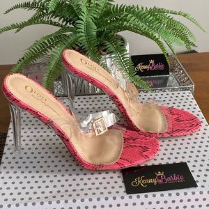 Hot/neon pink snakeskin glass heel 😍 Never worn!
